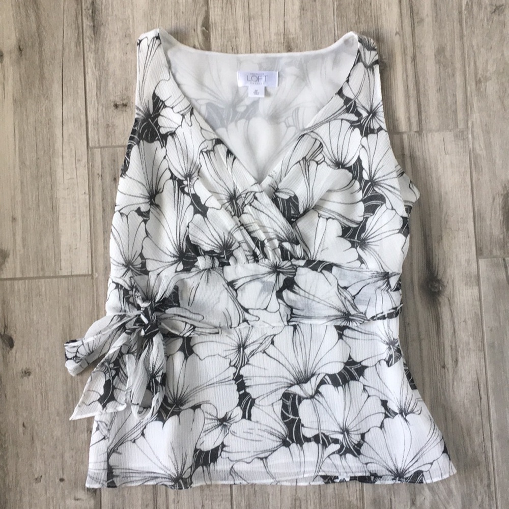 Ann Taylor LOFT Petites Floral Blouse Black White
